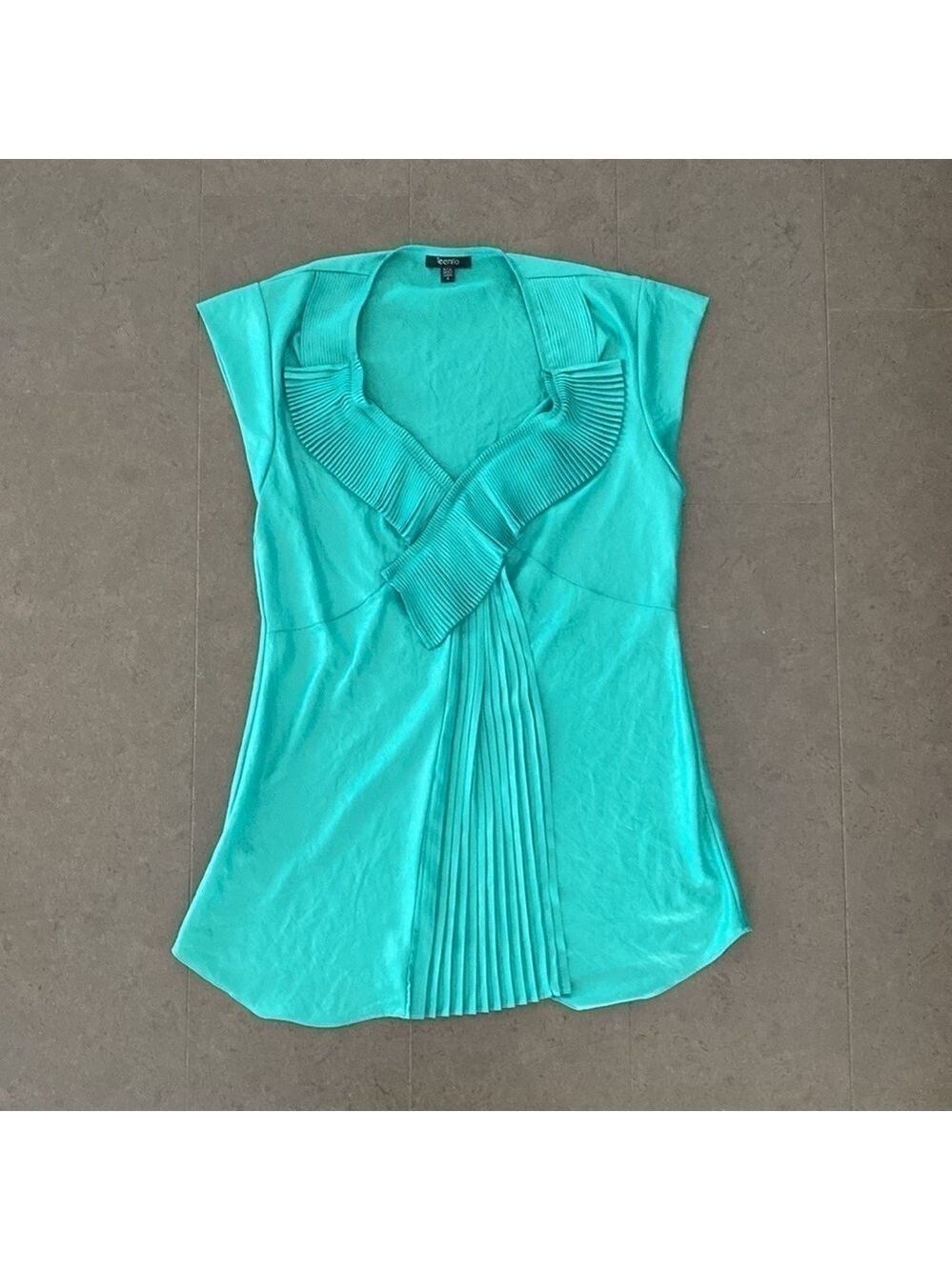 TEENFLO blouse size 4